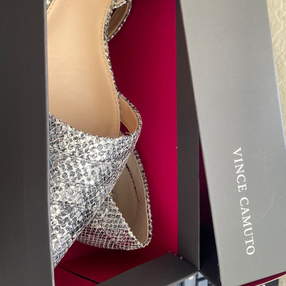 Vince Camuto size 8.5 silver